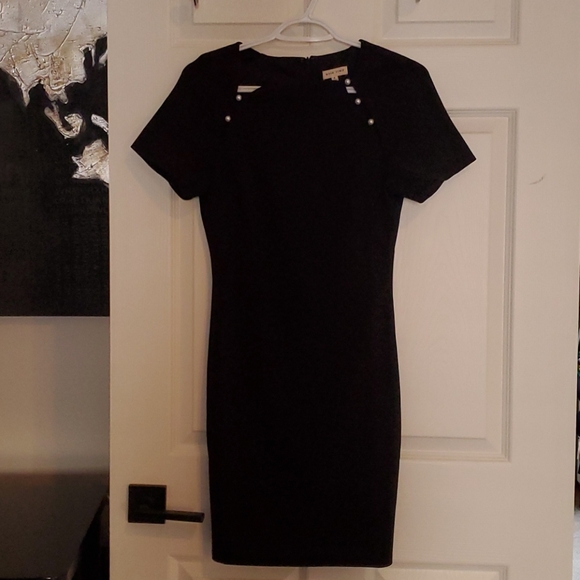 Dress - Picture 1 of 2